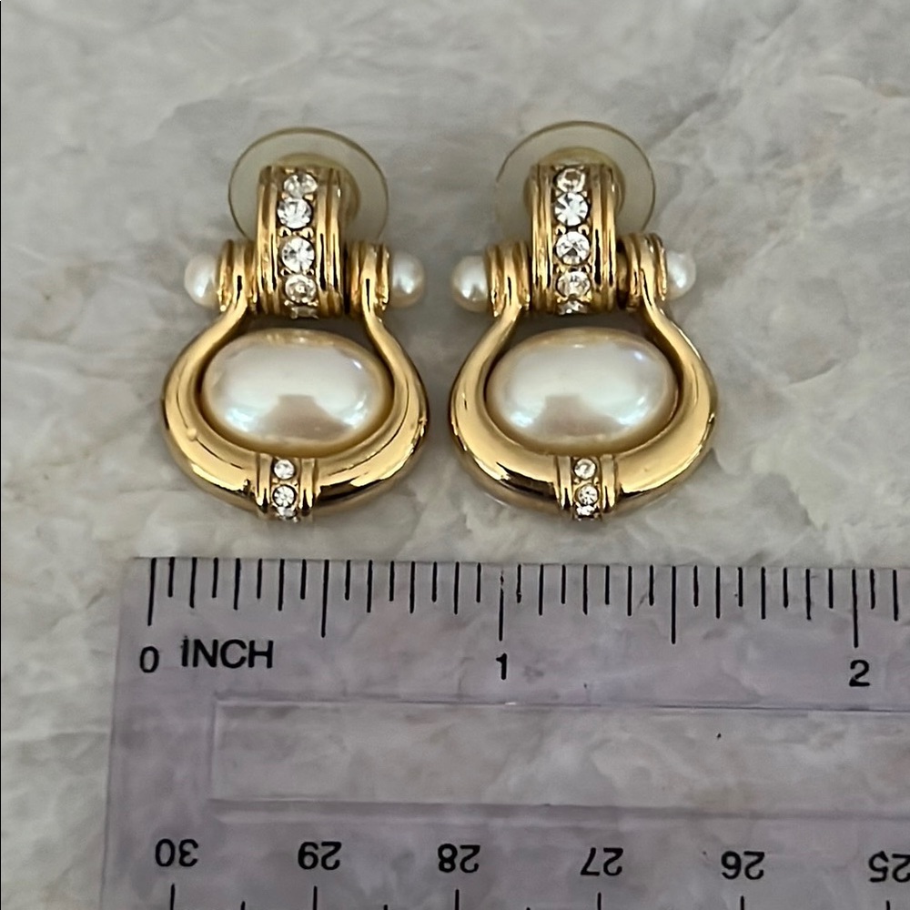 Vintage Gold and Faux Pearl Earrings - Picture 3 of 4
